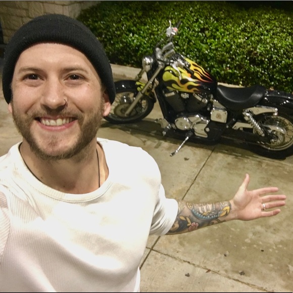 Meet your Posher, Andrew - Picture 2 of 3